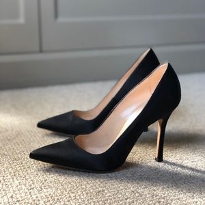 Manolo Blahnik black satin BB pump, size 6 1/2
